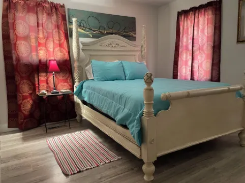 Cute 2BR Full Vacation Home near Spring River and Waterfall