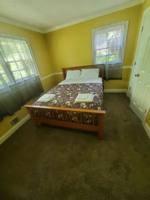 Specious and Cozy Ranch home  with moonlight windows  near Stone Mountain Park