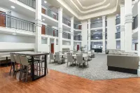 Best Western Plus Villa Del Lago Inn
