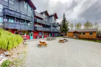 Ski-in/ski-out condo with amazing mountain views - near shopping & dining Hôtels à : Girdwood