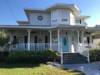 Historic Charm and Spacious Accommodations - Delightful Family Retreat