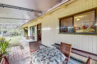 Serene property with nature walk, meditation spot & enclosed gardens Hotels in Volcano