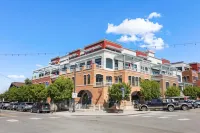 Breathtaking Mountain Views and Prime Downtown Access - Stylish Oasis Các khách sạn ở Steamboat Springs