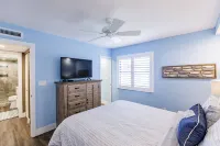 Stunning Water Views and Spacious Lanai - Elegant Island Haven