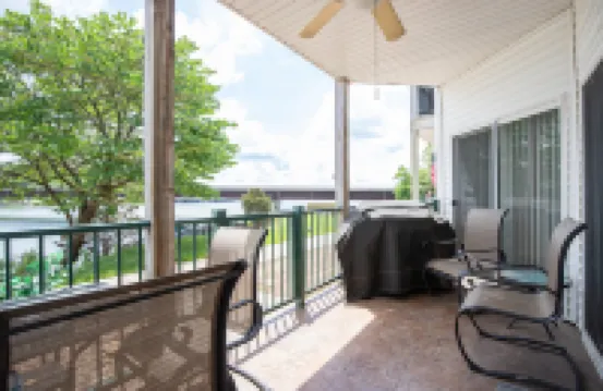 Stunning Lake Views and Access to Three Pools - Serene Getaway