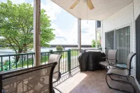 Stunning Lake Views and Access to Three Pools - Serene Getaway