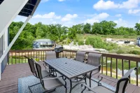 Wave-Free Swimming and Onsite Dock Serenity - Tranquil Haven Hotels in Equality Township