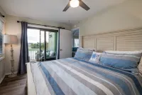Stunning Lagoon Views and Three Decks - Exquisite Sealoft Retreat