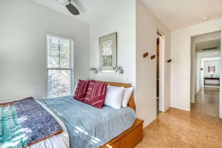 Stargazing Watchtower, Pool, Community Access - Charming Oasis Отели в г. Сисайд