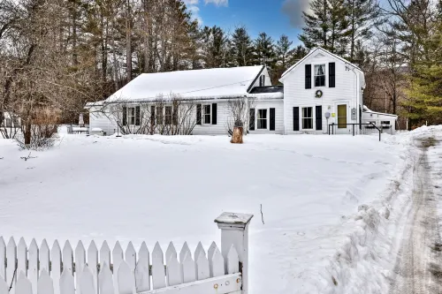Spacious Cozy Retreat Near Ski Resorts - Charming Rustic Escape Hotels in Chittenden