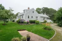 Stunning Beach House with Panoramic Views - Charming Coastal Retreat