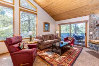 Cozy Hot Tub and Inviting Living Spaces - Charming Escape