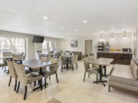 Best Western Plus Grand Manor Inn Hotels in Springfield