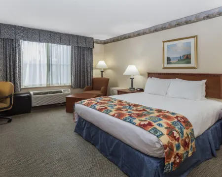 Baymont by Wyndham Waterford/Burlington WI Hotels in Racine County