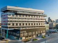 The Source Hotel فنادق في North Washington