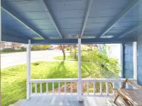 Charming Cottage with Outdoor Patio and Spacious Yard - Delightful Haven