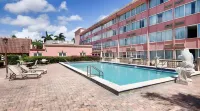 Miami Gardens Inn & Suites Hotels in Golden Glades
