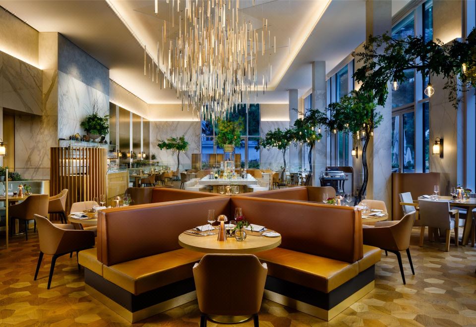 1. 켐핀스키 팰리스..