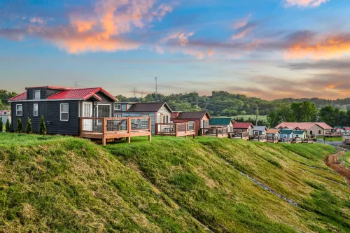 Sojourn Lodging - Mountain view