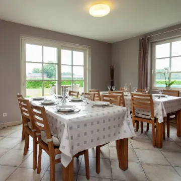 Peer Villa with Garden