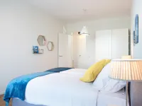 Appealing Apartment in Den Haag with Balcony Terrace Hotels in 