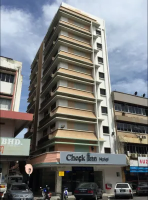 โรงแรมเช็คอินน์ ตาเวา - ที่มีที่จอดรถ
