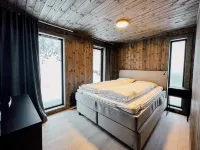 Modern Mountain Cabin - 3 Bedrooms - Sleeps 7 - Homestay