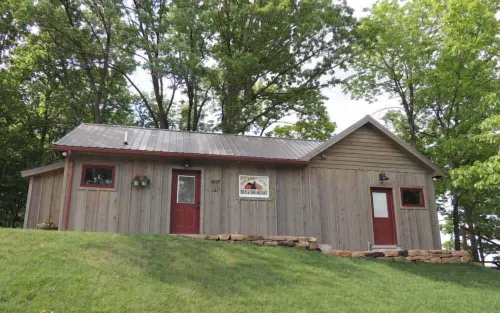 Pinckney Bend Bed & Breakfast - parking