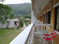 Stamp Hills Resort - con vista montagne