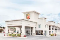 Super 8 by Wyndham Dalton Hotel a Dalton