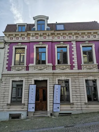 Hotel l'Artiste Отели рядом с достопримечательностью «1715, Sculpture»