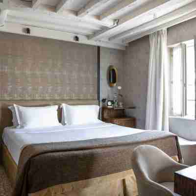 Esprit Saint Germain Rooms