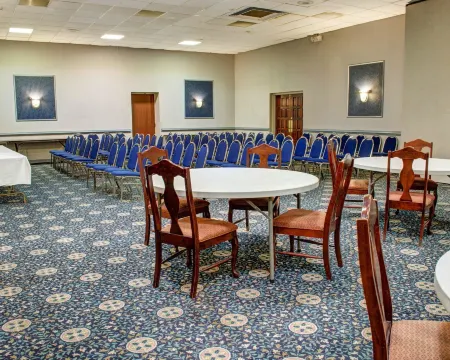 Quality Inn North Отели в г. Меканиксвилл