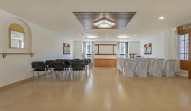 Treebo Sadhoo Heritage