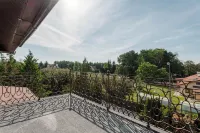 Enjoy! Warszawa Mysiadlo Hotels in Piaseczno