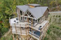 Stepping Stone 4 Bedroom Cabin by Redawning