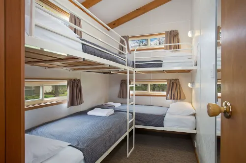 Lake Hamilton Motor Village and Caravan Park - Balcony