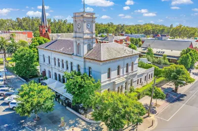 Clocktower Suites Hotels in Echuca