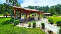 黑麋鹿度假村小屋及房車公園