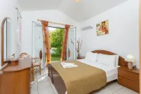 Villa Melissa Large Private Pool Walk to Beach Sea Views A C Wifi Car Not Required - 1926