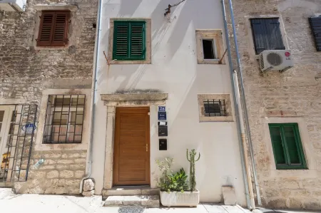 Apartment Libra Отели рядом с достопримечательностью «Собор Святого Иакова»