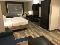 Holiday Inn Express & Suites Canton