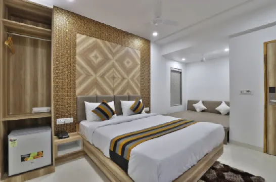 Hotel le Grand Hotels near Dargah Hazrat Khwaja Dana