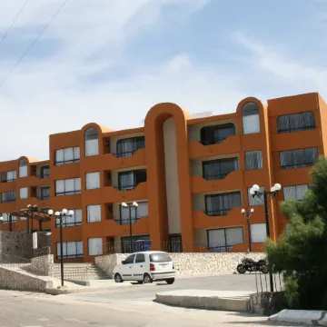 Sunrock Hotel & Suites