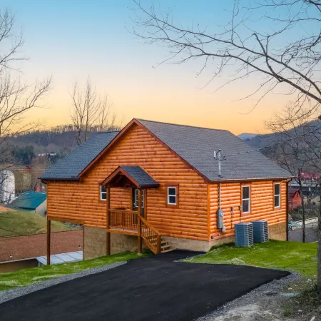 Parkway Paradise w/ Private Hot Tub