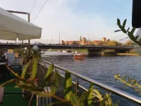 The Boat - Hostel&Chill Các khách sạn gần Tiếng gầm