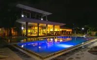 Azura Golf Resort & Spa - Pools
