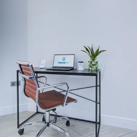 Hybrid Resi - Uxbridge, On-site car or van parking, near London Heathrow Airport