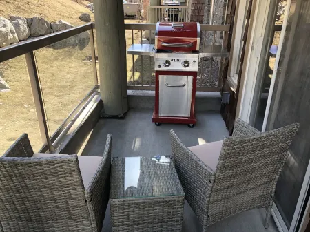 Luxurious Honeymoon & Anniversary Suite Отели рядом с достопримечательностью «WhiteFish - BowRiver - ElkFlats Loop»