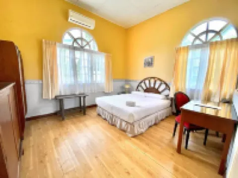 Rumbia Resort Villa Paka Hotels in Paka